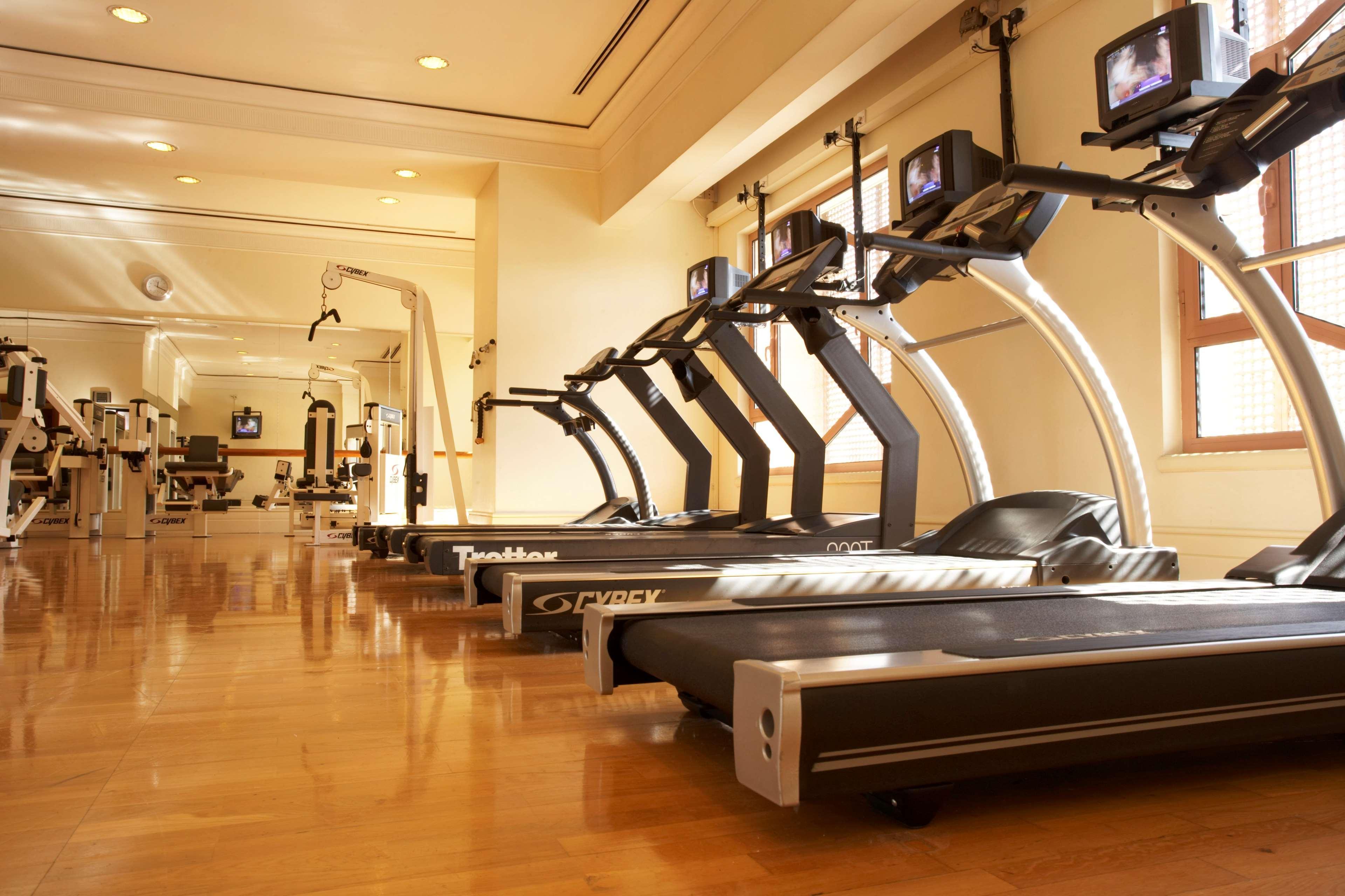 Готель Grand Hyatt Амман Екстер'єр фото A row of treadmills